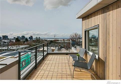 2nd image of 414 A 12th Ave E