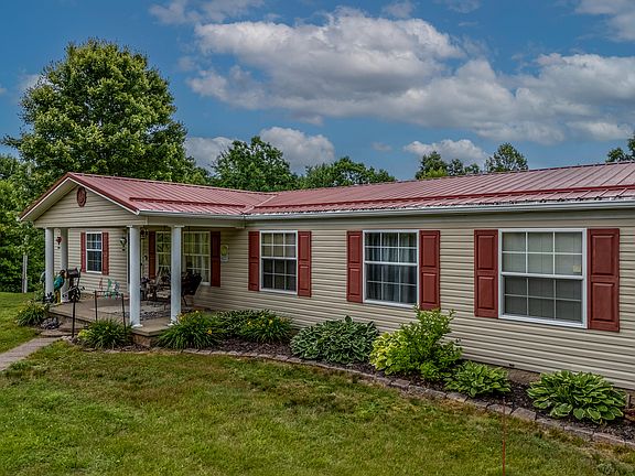 3rd image of 81 Hemlock Ln