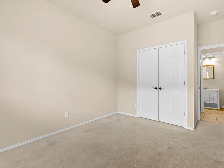504 Teal Ln — Photo 16