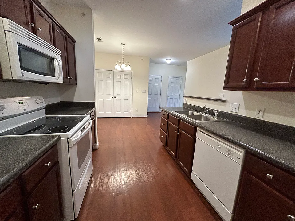 Kendall Square Apartments