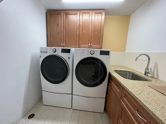 Rented by URBAN UTOPIA REALTY LLC | media 17