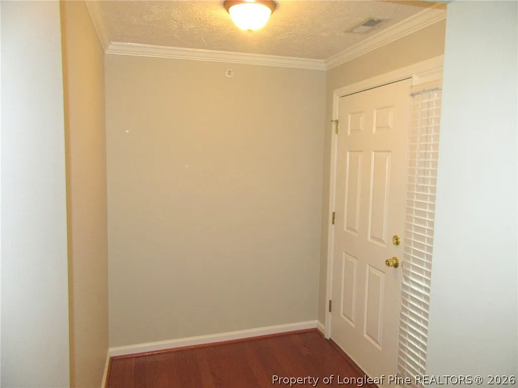 3 bed, 2.0 bath, 1451 sqft, $1,395 — Photo 2