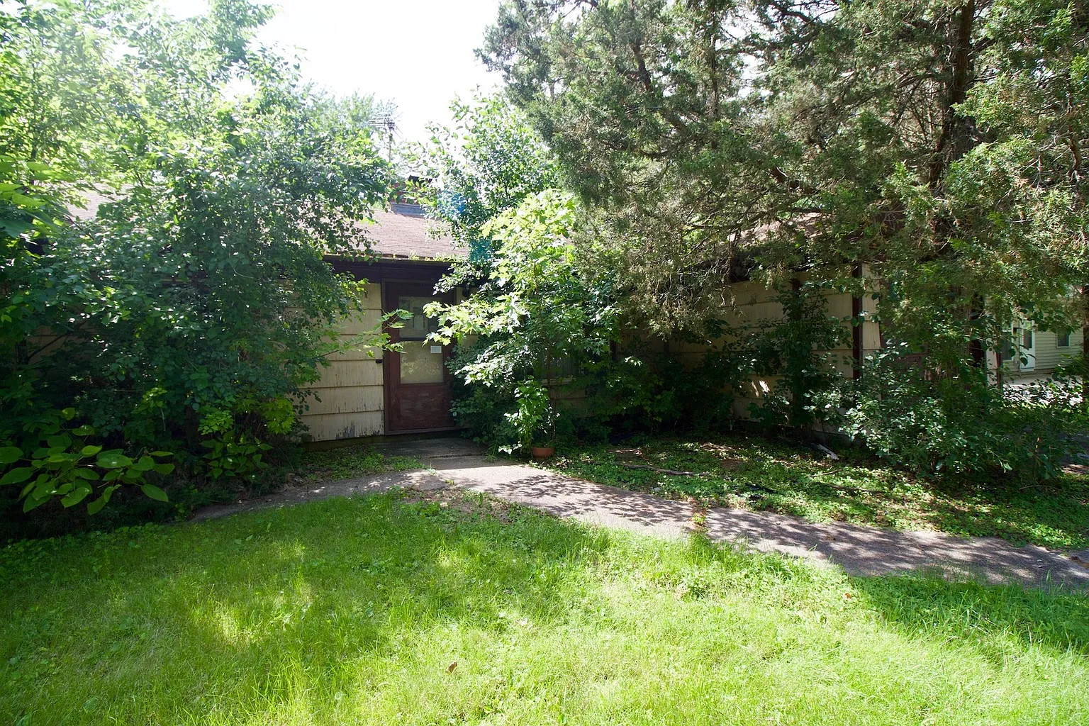322 Niagara St photo 1