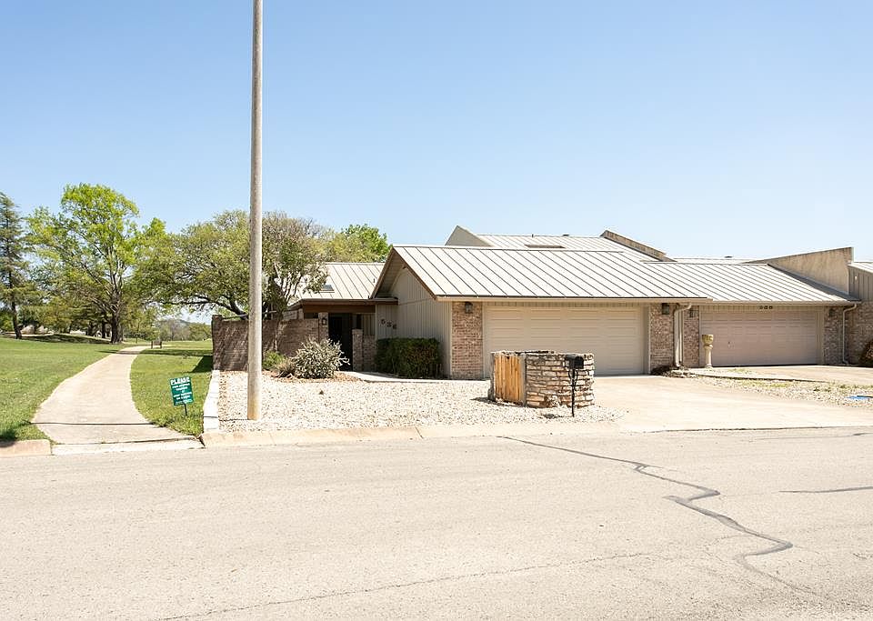 1st image of 536 Fairway Dr