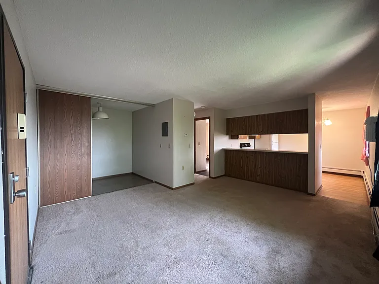 605 2nd St S #1 — Photo 3