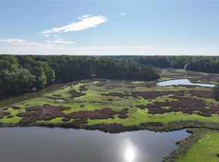 591 Plantation Rd, North, VA 23128