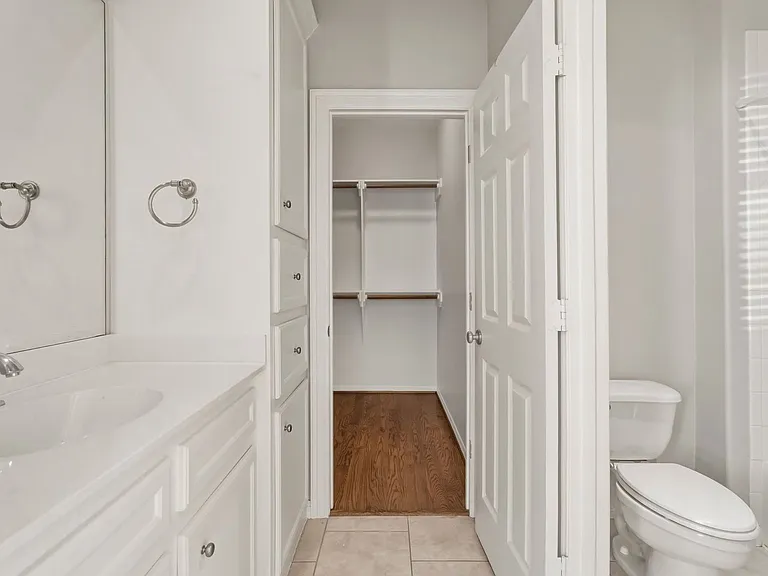 822 Stuart St — Photo 21