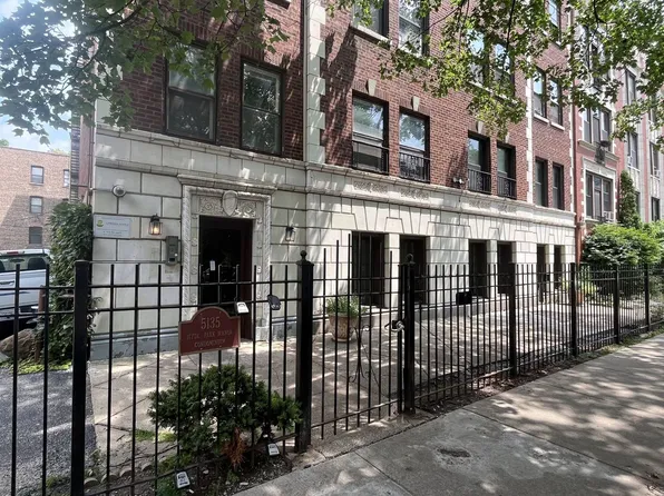 5135 S Kenwood Ave APT 406, Chicago, IL 60615