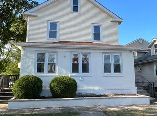 105 Mecray Ln, Maple Shade, NJ 08052