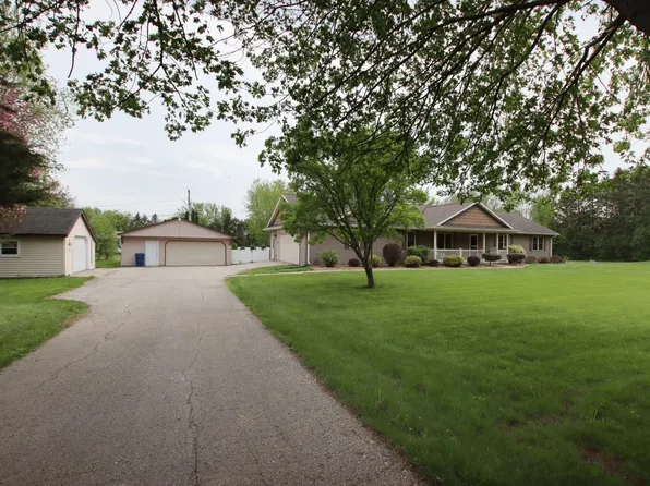 W7426 Townline Cir, Van Dyne, WI 54979