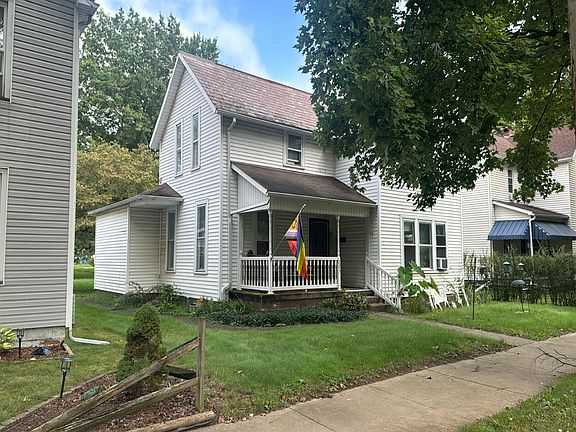 3rd image of 223 W 8th St