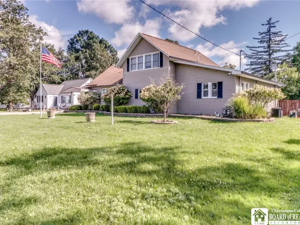 278 S Forest Rd, Williamsville, NY 14221