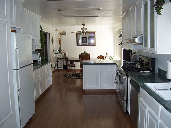 Kitchen w/formal & informal diningrooms