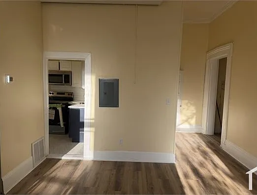 706 Park Ave — Photo 8