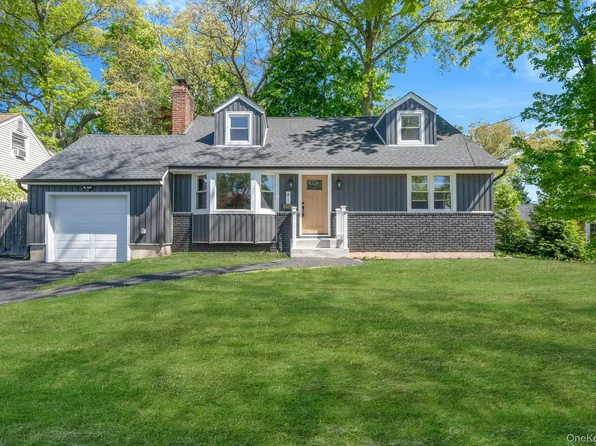 81 E 24th Street, Huntington Station, NY 11746