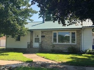 1110 S Main St, Charles City, IA 50616