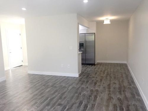 2nd image of 2411 Mathews Ave