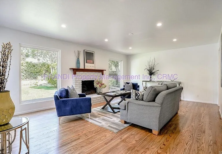 2040 Shady Ln — Photo 5