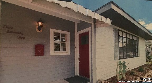 4th image of 272 W Mariposa Dr