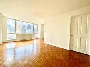 350 W 43rd St APT 32F, New York, NY 10036