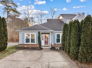 120 Gnarled Oak Ln, Yorktown, VA 23692
