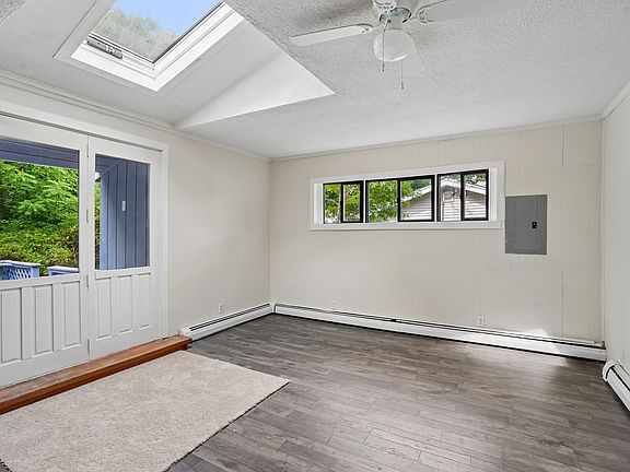 4th image of 237 Hovenden Ave