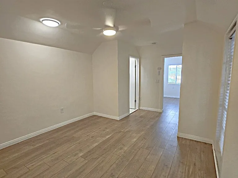 5301-5303 Cartwright Ave — Photo 11