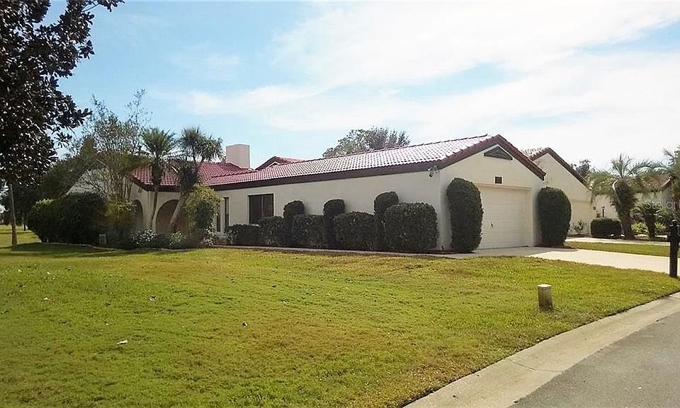 1st image of 565 Clubhouse Dr