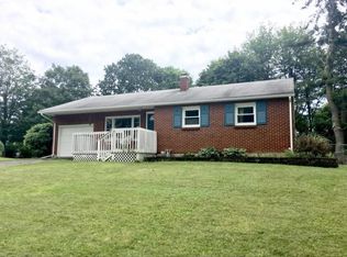 106 Smithfield Dr, Endicott, NY 13760