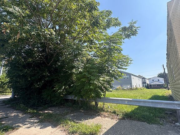 5th image of 1401 S Meridian St