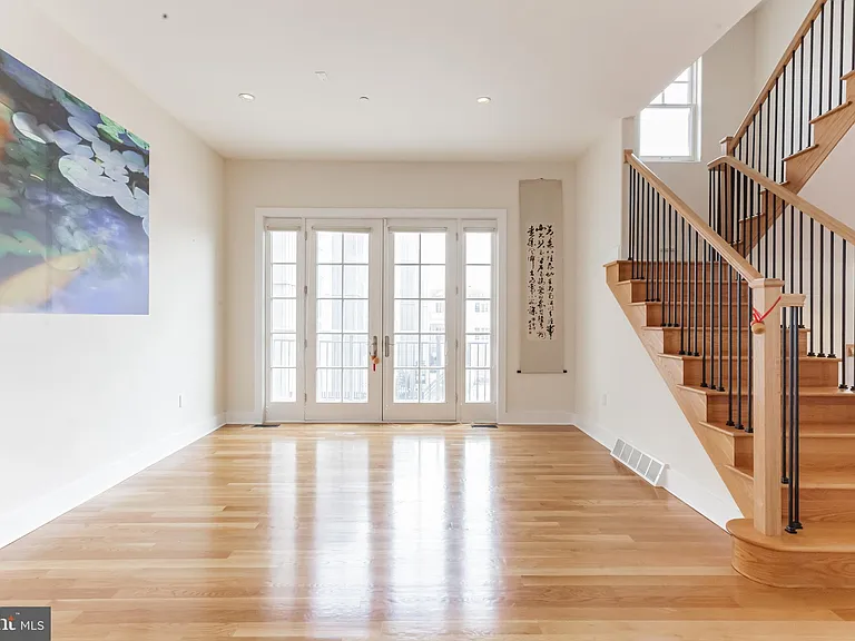 133 Salter St — Photo 7