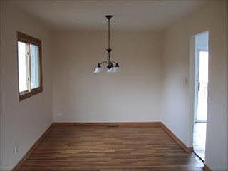 4th image of 875 Woodlawn St