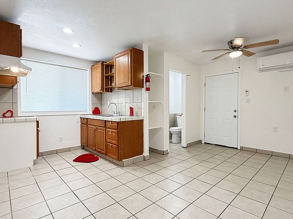 2nd image of 2657 E Monroe St #2657