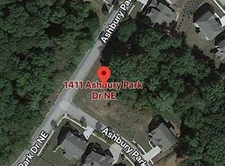 1411 Ashbury Park Dr, Hoschton, GA 30548