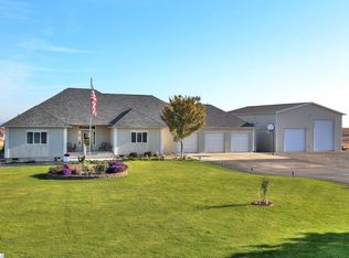28403 S Clodfelter Rd, Kennewick, WA 99338