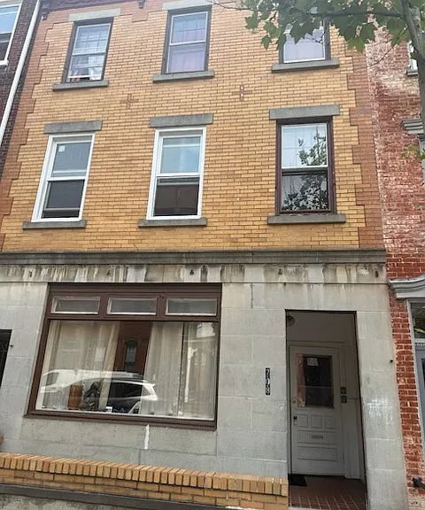 208 N 9th St #1 — Photo 1