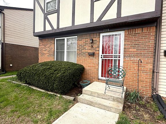 2nd image of 2215 Noe Bixby Rd