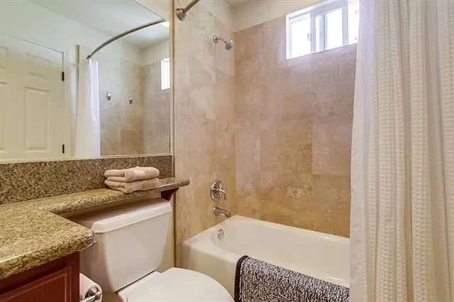 641 Chalcedony St — Photo 11