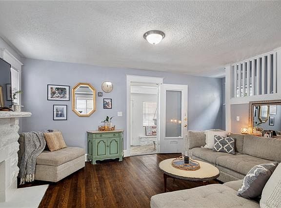3rd image of 3837 Benton Blvd