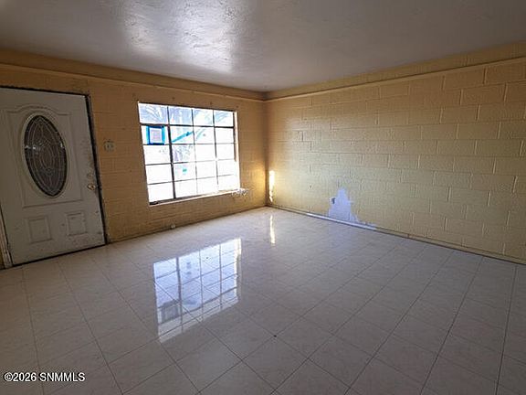 2nd image of 1209 S Locust St