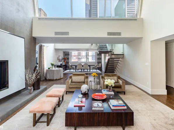 24 East 21st Street image 2 of 21