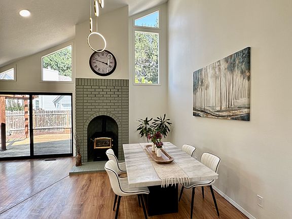 4th image of 5958 NE Ray Cir
