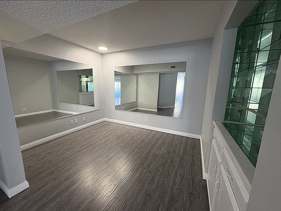5th image of 4647 Willis Ave Unit 212