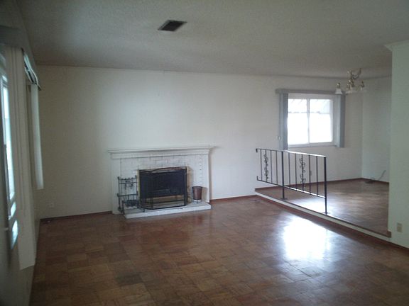 4th image of 1149 Meadowlark Dr