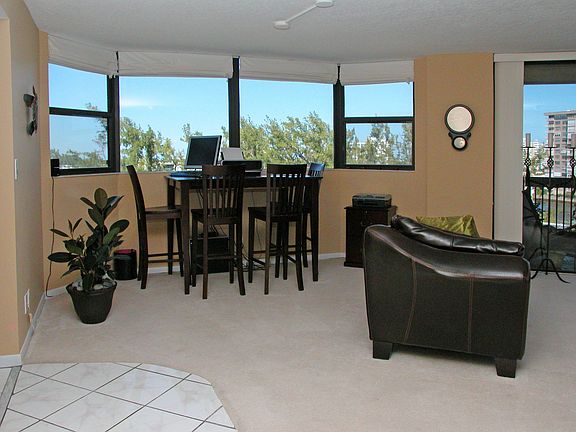 3rd image of 2900 NE Forteen Street Cswy #601