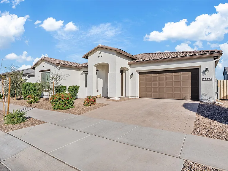 22924 E Nightingale Rd — Photo 1