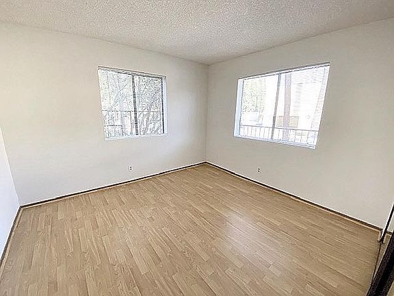 4th image of 1221 E Venice Blvd #4