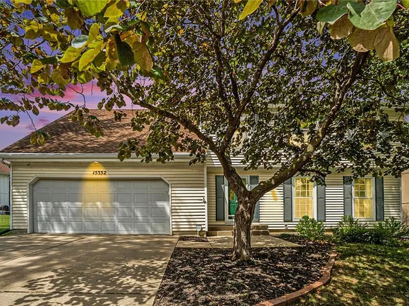 15332 W 83rd Ter, Lenexa, KS 66219