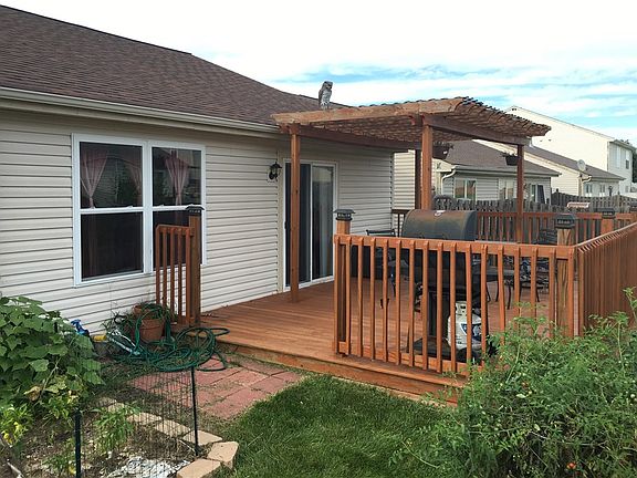 3rd image of 789 Spruce Dr