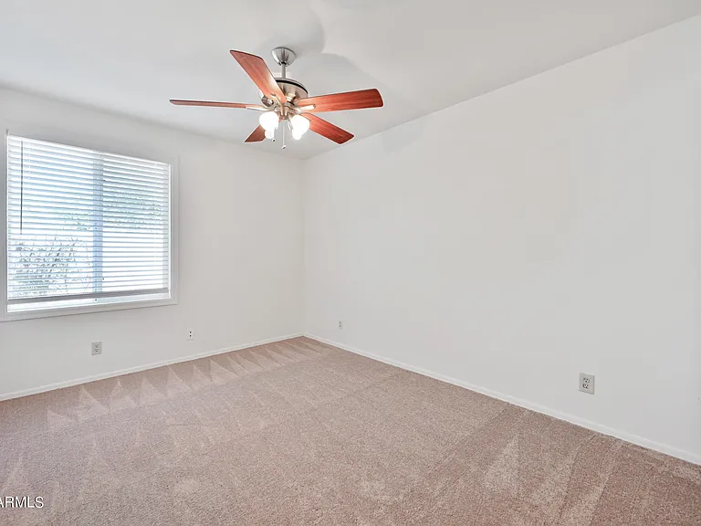 313 S Ocean Dr — Photo 18